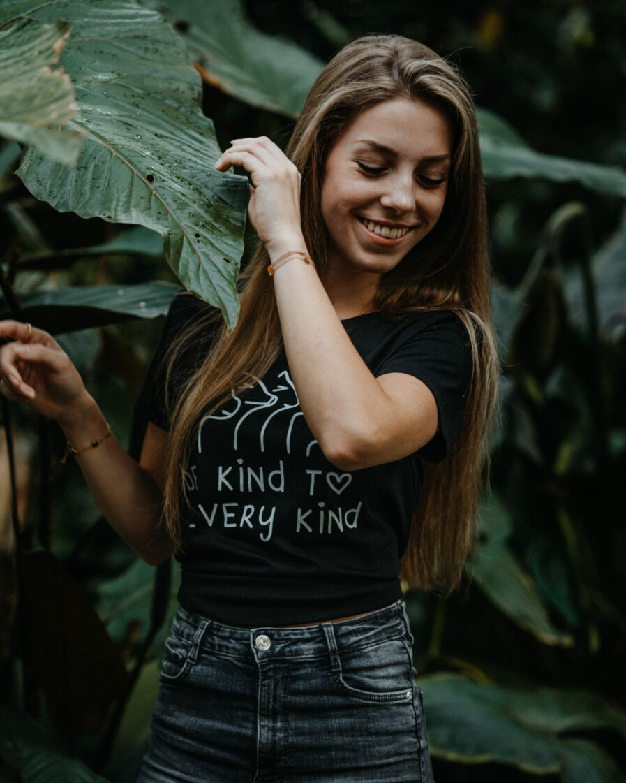 Be Kind To Every Kind Ladies Organic Shirt schwarz
