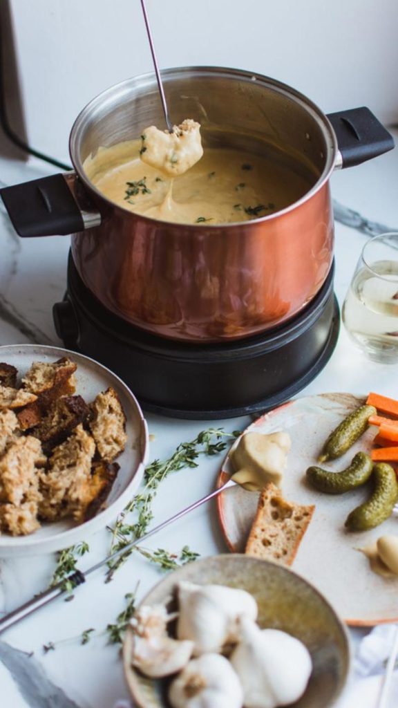 Veganes Käsefondue - ANTI EAT MEAT CLUB