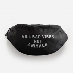 kill-bad-vibes-not-animals-recycelte-bauchtasche-schwarz